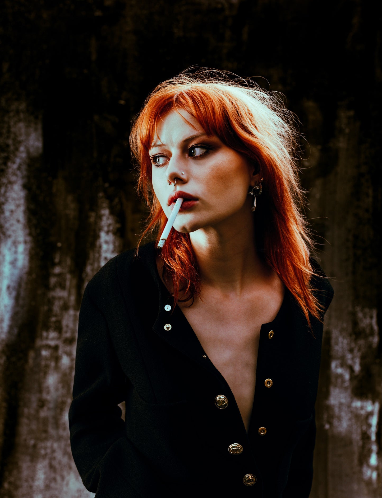 THE CIGARETTE GIRL No04