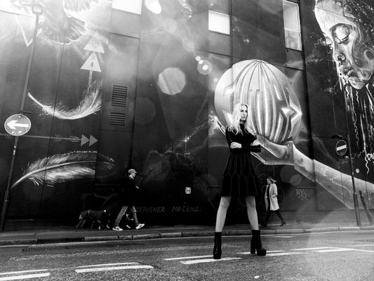 A BLONDE IN LONDON No04