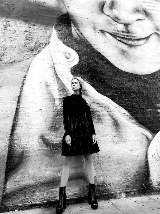 A BLONDE IN LONDON No07