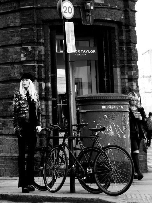 A BLONDE IN LONDON No09
